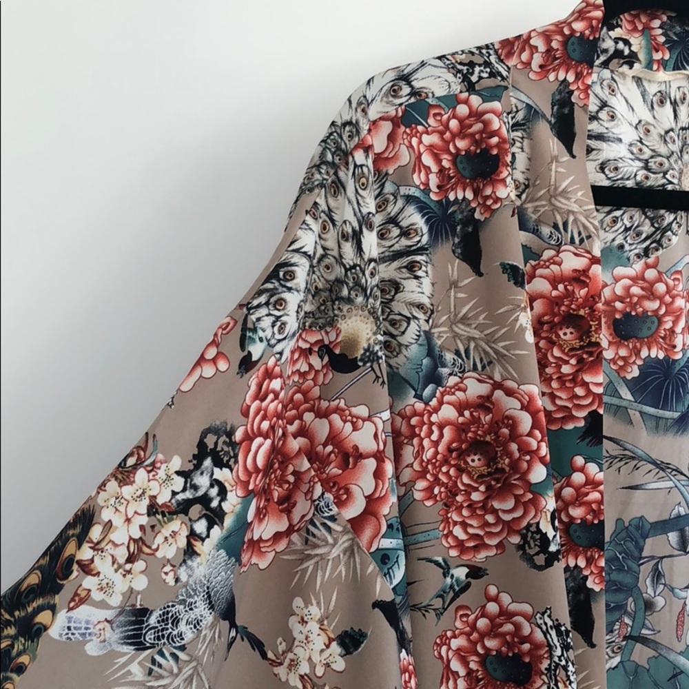 Kimono type top